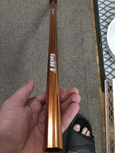 Gait scandal orange shaft