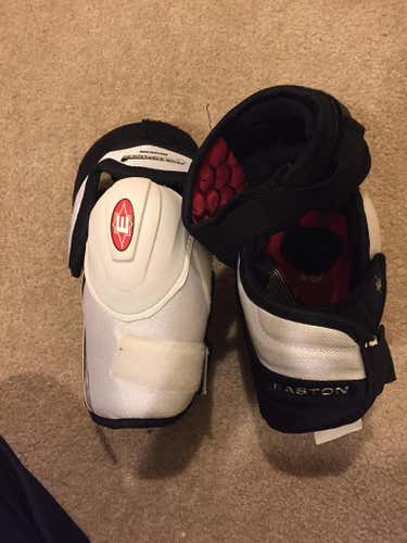 Easton eq 50 elbow pads size medium