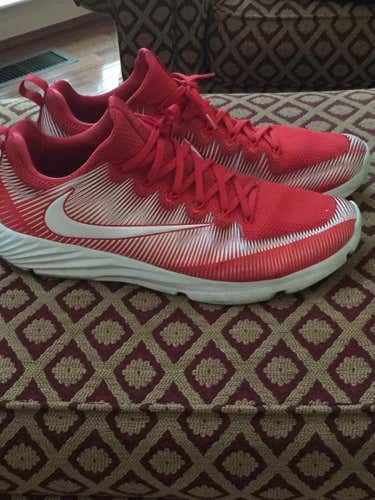 Red Nike VPR Turf Shoes. Mint condition!