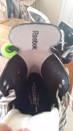 Reebok 7k roller hockey skates