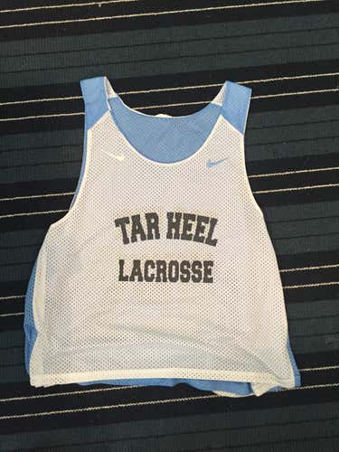 Tar Heels Pinnie