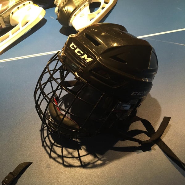 CCM Resistance 300 Helmet Combo Small