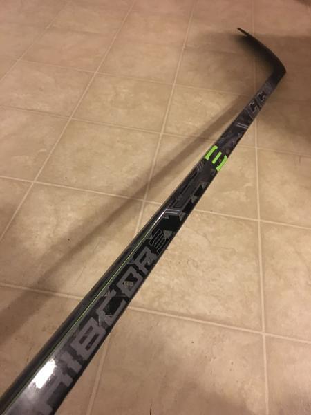 Brand New Right Handed CCM 40k - 75 Flex - Grip - Curve similar to Pm9 - Senior Height - Curved S...