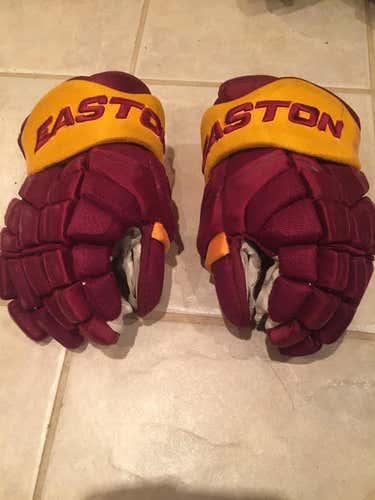 Easton University of Minnesota Duluth Gloves 13''