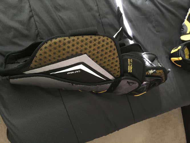 Bauer NXG Shin Guards Senior Size 17 Used