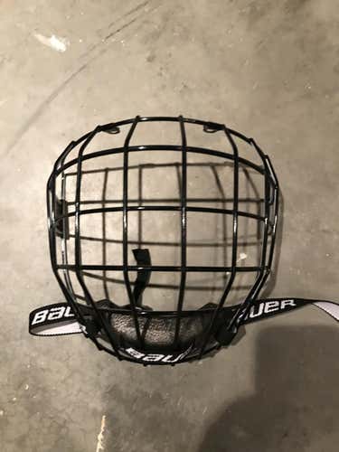 VERY RARE!!! Bauer RBE VIII Meduim black/white cage