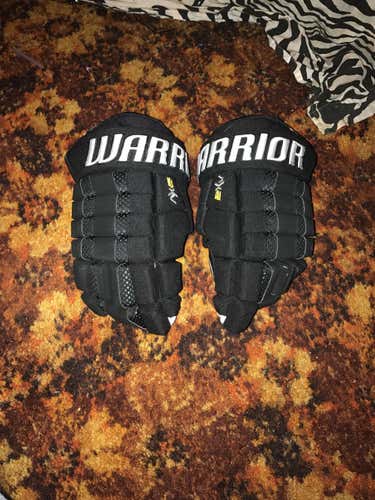 Warrior AX2 gloves