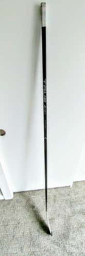 True A4.5 SBP Matte Grip Hockey Stick - MC Curve - Lie 5 - RH Right Hand - 65 Flex - Used twice