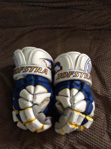 Hofstra Mac Daddy 4s
