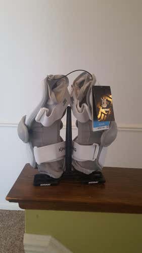 BNWT King V arm guards NEVER USED