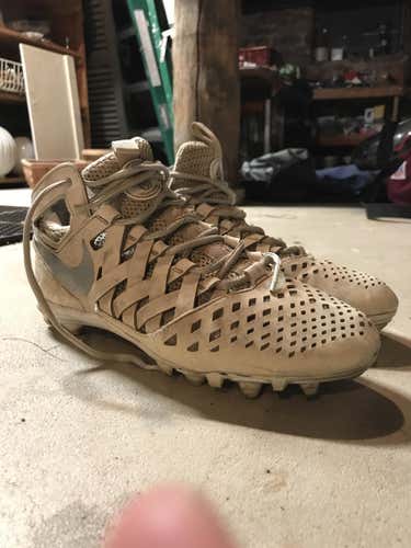 Nike Huarache 5V cleat