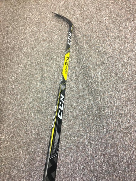 Brand New CCM Super Tacks Pro Stock Grip. RH. 75 Flex Curve Kane/Hossa. 60" length. 130.00