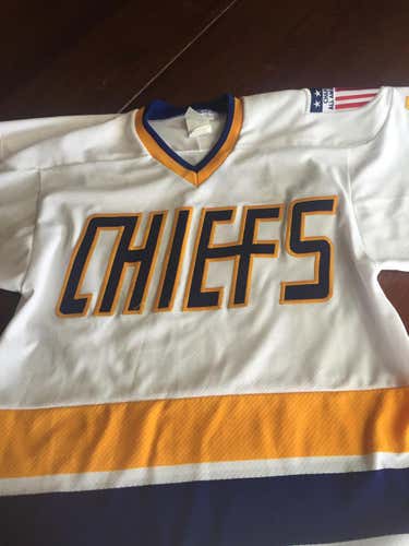 Mad bros Hanson brothers Jersey.  Adult small