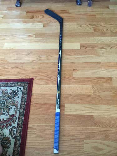 **READ DESCRIPTION** LH Bauer Vapor APX2 with Quinnipiac Logo