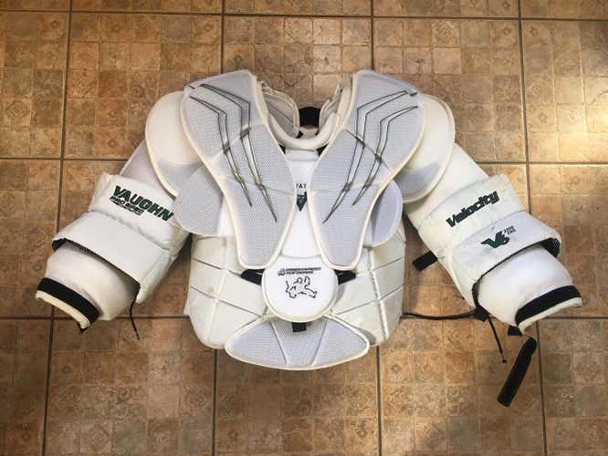 Vaughn Velocity V6 2200 Pro Senior Small Chest Protector