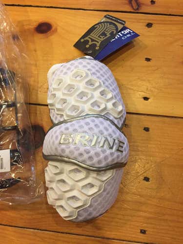 BN in bag Brine Triumph 2 arm guards