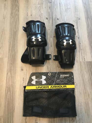 Under Armour Revenant Arm Pad - Large