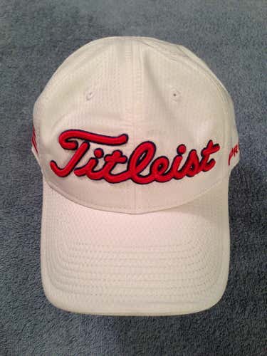 TITLEIST Limited Edition ‘Country Flag’ Cap, United States Flag   ++ BRAND NEW – NEVER WORN ++