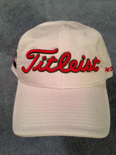 TITLEIST Limited Edition ‘Country Flag’ Cap, United Arab Emirates Flag   ++ BRAND NEW – NEVER WOR...