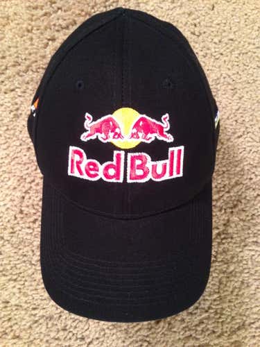 REDBULL Athlete ‘Limited Distribution’ Flex-Fit Hat, One Size Fits All   ++ VERY GOOD USED CONDIT...