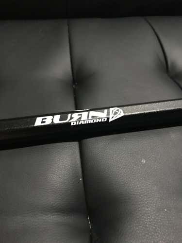 WARRIOR BURN DIAMOND ATTACK LACROSSE SHAFT