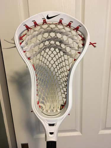Nike Lakota U strung w Throne string