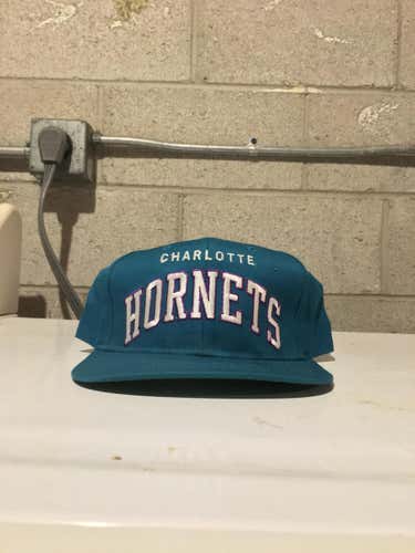 Vintage Charlotte Hornets Snapback