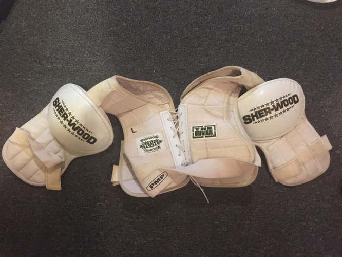 Sher-wood 5030 Tradition shoulder pads