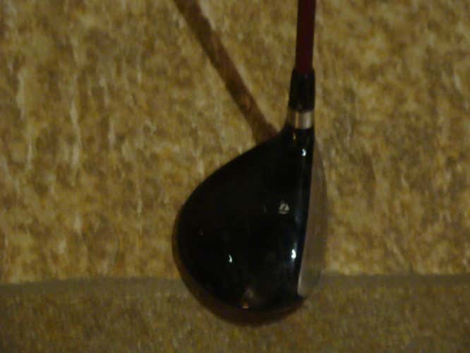 Taylormade R9 4 Wood.  Stiff. RH.