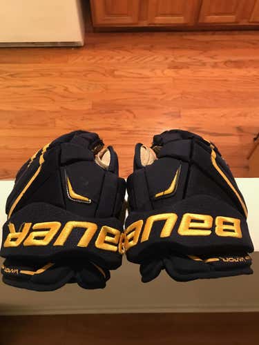 Bauer Apx2 Pro College Gloves, Pro Stock
