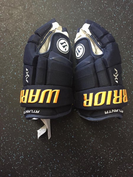 Pro stock Atlanta Thrasher hockey gloves! These gloves are a rare find, and size 13.5!