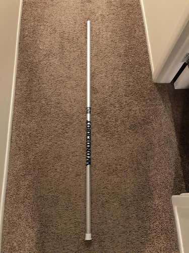 BN Maverik Wonderboy Silver/Navy 60"