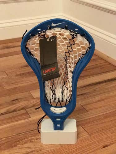 Bnwt Nike Lakota U ECD Hero Black striker