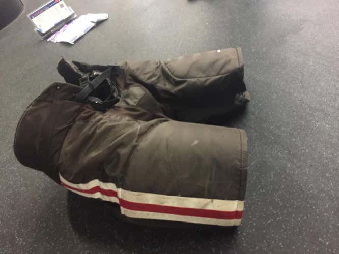 Pro stock brown bears hockey pants size medium, game worn in great condition!