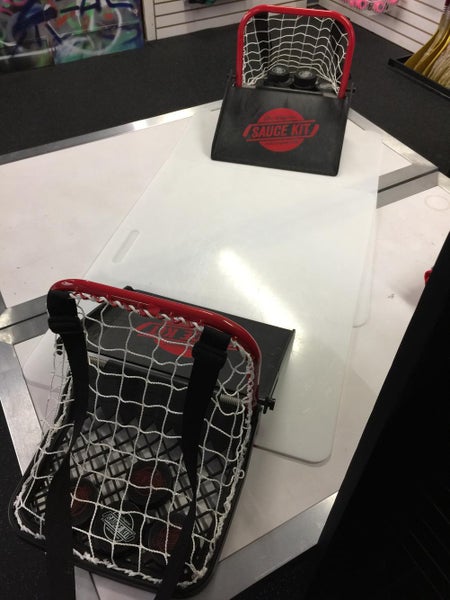 Brand new hockey sauce kit. everything included. used as a showroom model.