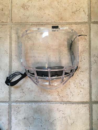 Bauer concept 3 hockey full mask/visor Senior--PERFECT CONDITION--used once