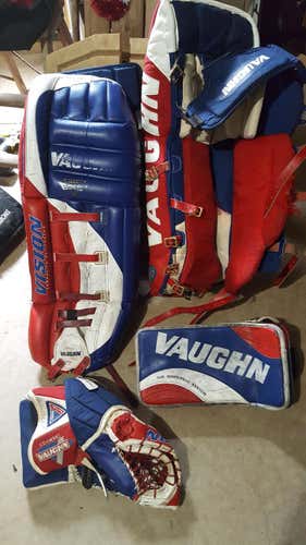 Vaughn Vision Leg Pad/catch/block full set
