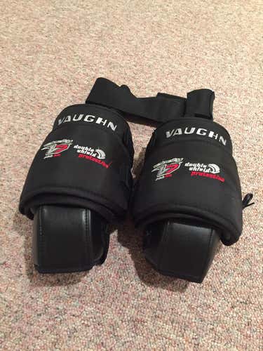 Vaughn V7 pro XR knee guards