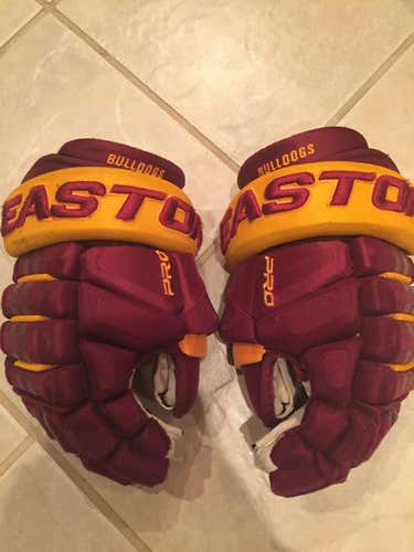 University of Minnesota Duluth Easton Pro Stock 13" Gloves