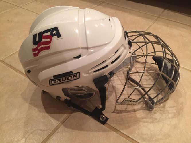 USA Bauer 5500 Helmet w/ cage