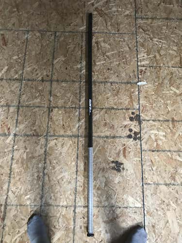 Gait Ice defense pole
