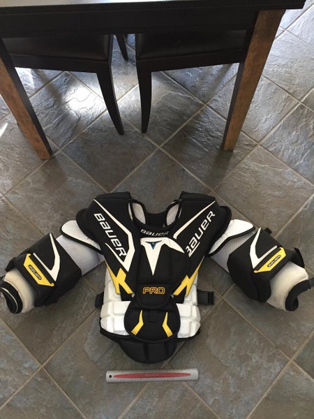 Bauer Supreme Pro Stock Senior Small Chest Protector *Excellent condition*