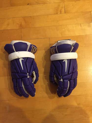 University of Washington Nike Vapor Elite Gloves (RARE)