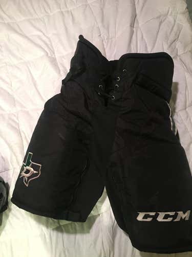 Pro Stock Dallas pans and helmet