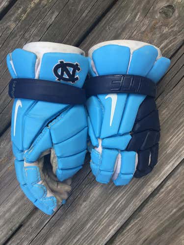 Goldstock #1 UNC Team Issued Nike Vapor Elite Gloves