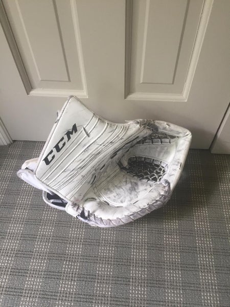 CCM premier pro glove 590 angle