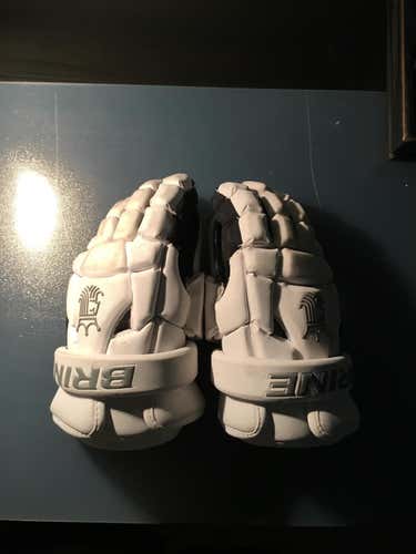 Brine King Superlight Goalie Gloves