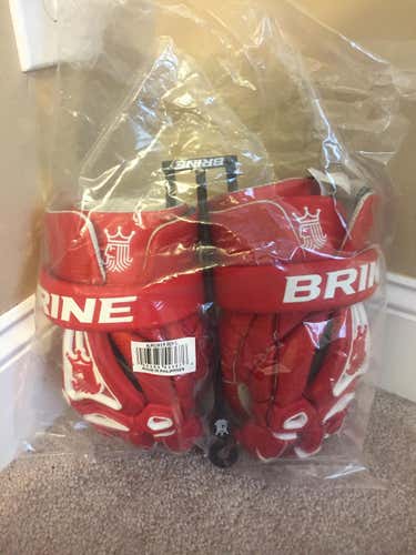 BNWT Brine King V Red Gloves 13"