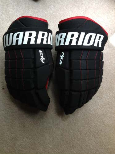Warrior Dynasty AX3 Gloves 14 Black/Red