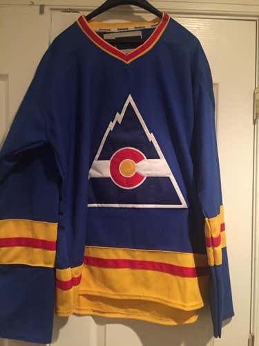 COLORADO ROCKIES VINTAGE HOCKEY JERSEY A/XL